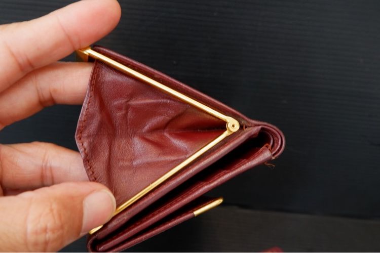 กระเป๋าสตางค์ Cartier Must de Cartier วินเทจ สีBurgundy ปี90 พร้อมการ์ดเดิม 1,550 บาท รูปที่ 14