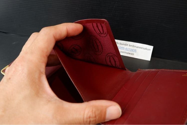 กระเป๋าสตางค์ Cartier Must de Cartier วินเทจ สีBurgundy ปี90 พร้อมการ์ดเดิม 1,550 บาท รูปที่ 5