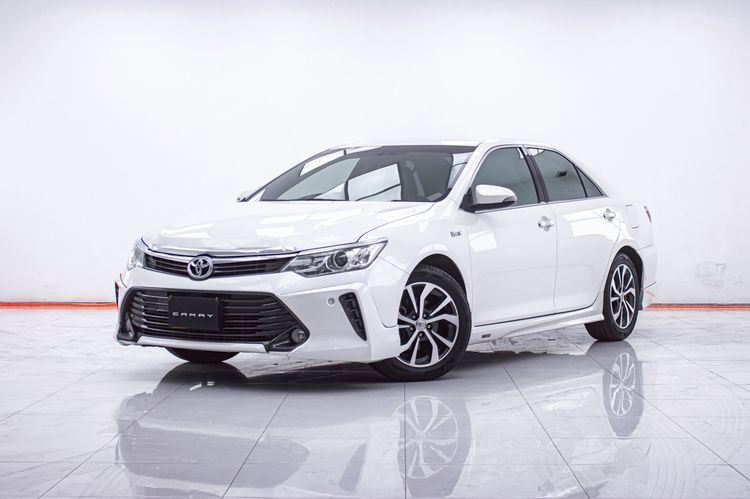 รถ Toyota Camry 2.0 G Extremo สี ขาว