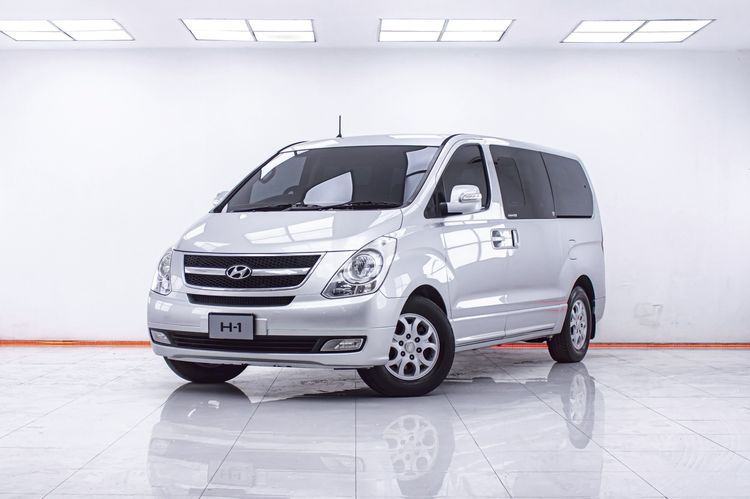 Hyundai H-1  2010 2.5 Maesto Executive Utility-car ดีเซล ไม่ติดแก๊ส เกียร์อัตโนมัติ เทา