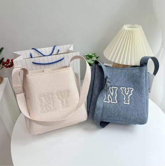 กระเป๋าสะพาย MLB coopers bucket ทรงถัง รุ่นผ้าแคนวาสทั้งใบ สวยจึ้ง มี 2 สี ของแท้💯ลดราคา70เปอร์เซ็น รูปที่ 12