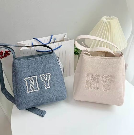 กระเป๋าสะพาย MLB coopers bucket ทรงถัง รุ่นผ้าแคนวาสทั้งใบ สวยจึ้ง มี 2 สี ของแท้💯ลดราคา70เปอร์เซ็น รูปที่ 2