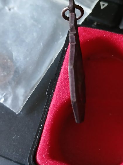 เหรียญหลวงปู่แหวนปี23 รุ่นรักษาดินแดนไทย รูปที่ 4