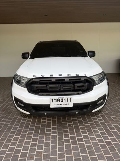 รถ Ford Everest 2.0 Titanium Plus 4WD สี ขาว