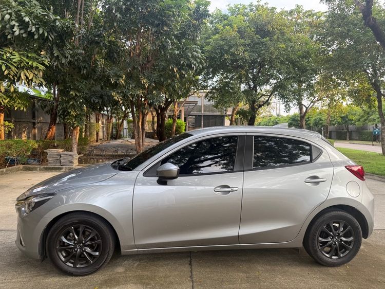 Mazda Mazda 2 2019 1.3 High Connect Sedan เบนซิน ไม่ติดแก๊ส เกียร์อัตโนมัติ บรอนซ์เงิน รูปที่ 3