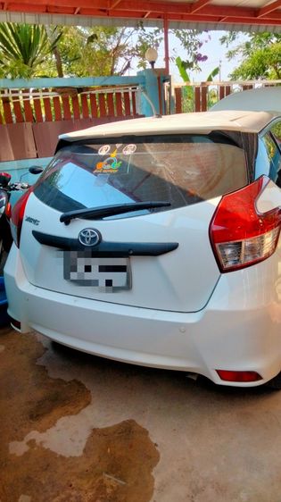Toyota Yaris 2014 1.5 J Sedan เบนซิน เกียร์อัตโนมัติ ขาว รูปที่ 2
