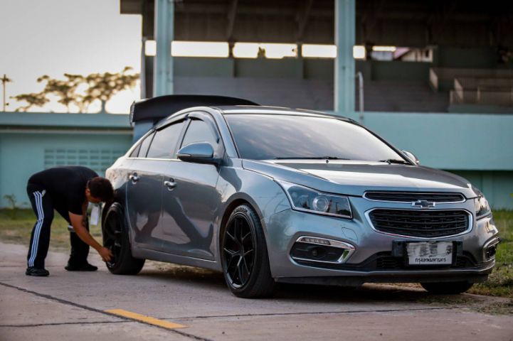 รถ Chevrolet Cruze 1.8 LT สี เทา