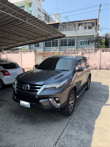 Toyota Fortuner 2019 2.4 V ดีเซล เทา รูปที่ 4
