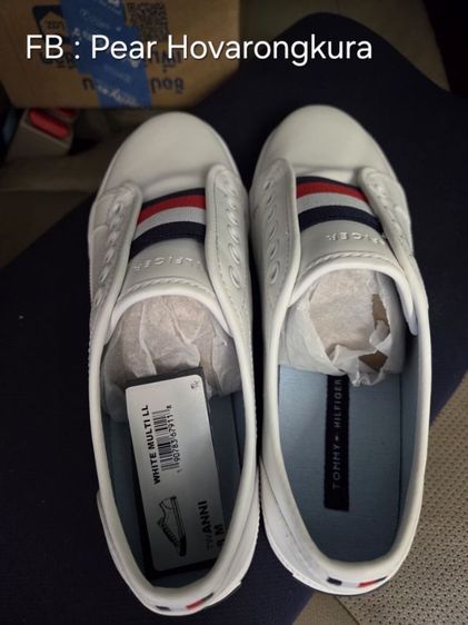 Tommy Hilfiger Anni Slip-On Sneaker size US 8,25 cm. แท้ ของใหม่ ราคา 1,400 บาท (รวมส่ง) พรีออเดอร์มาแบบไม่มีกล่อง รูปที่ 3
