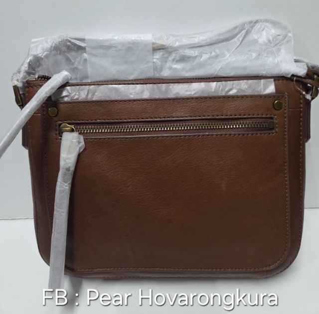fossil farrah crossbody medium brown
กระเป๋ายี่ห้อ fossil  แท้ มือ1 ยี่ห้อนี้หนังแท้และทนมากค่ะ😊
📍2950 บาท (รวมส่ง)