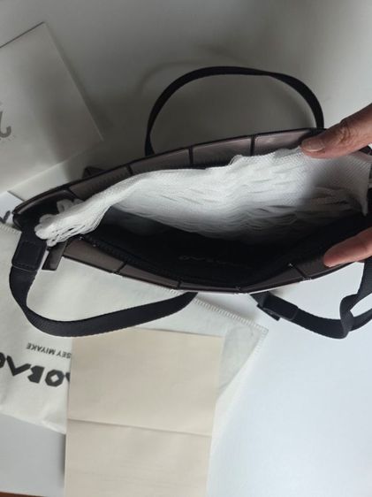 baobao issey miyake 4x7 สภาพเหมือนใหม่ บล็อกแน่น ช้อปไทย การ์ด ใบเสร็จ ถุงครบ 4500 บาท (รวมส่ง) รูปที่ 6