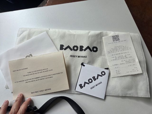 baobao issey miyake 4x7 สภาพเหมือนใหม่ บล็อกแน่น ช้อปไทย การ์ด ใบเสร็จ ถุงครบ 4500 บาท (รวมส่ง) รูปที่ 4