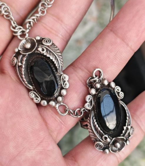 ชุดกำไลข้อมือและเเหวนเงินแท้ หัวนิล งานเก่า หนึ่งเดียวสวยมาก ราคาแบ่งปันครับ รูปที่ 6