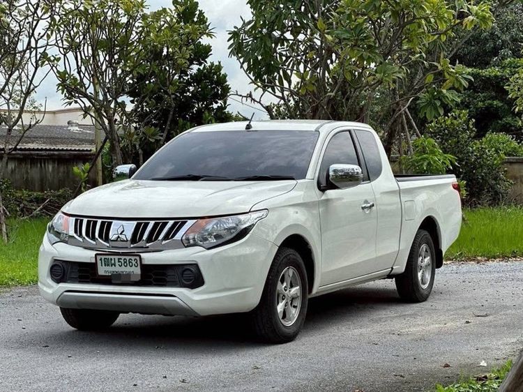 Mitsubishi Triton 2015 2.4 GLX Pickup เบนซิน ไม่ติดแก๊ส เกียร์ธรรมดา ขาว รูปที่ 2