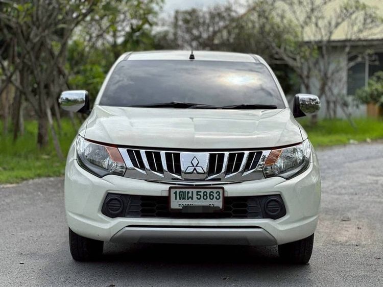 Mitsubishi Triton 2015 2.4 GLX Pickup เบนซิน ไม่ติดแก๊ส เกียร์ธรรมดา ขาว