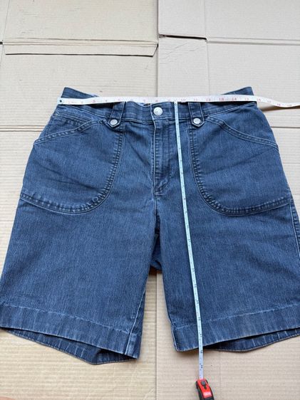 ยีนส์ยืดขาสั้น Lee เอว 32-33 นิ้ว ยาว 17.5 นิ้ว ปลายขา 10 นิ้ว 