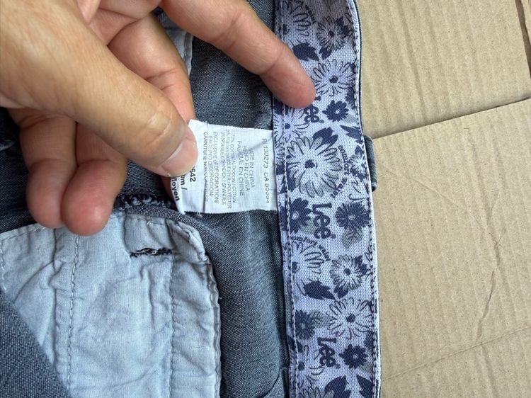 ยีนส์ยืดขาสั้น Lee เอว 32-33 นิ้ว ยาว 17.5 นิ้ว ปลายขา 10 นิ้ว  รูปที่ 6