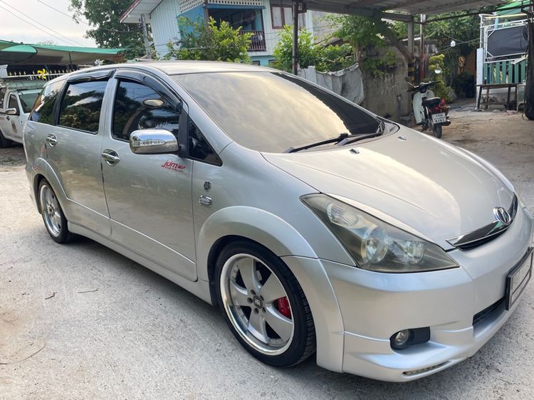 รถ Toyota Wish 2.0 Q สี บรอนซ์เงิน