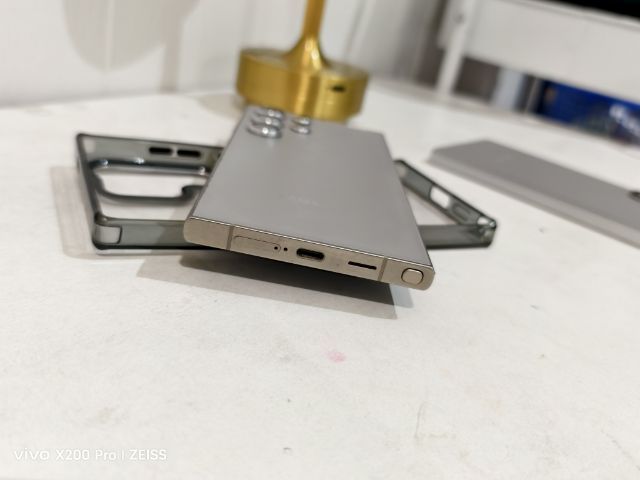 Samsung s24ulและs25ultra