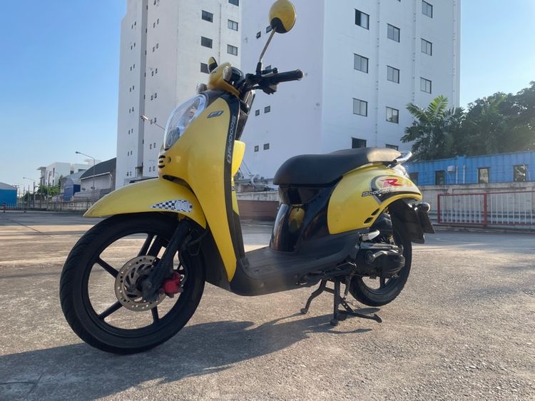 Honda scoopy iรถบ้าน