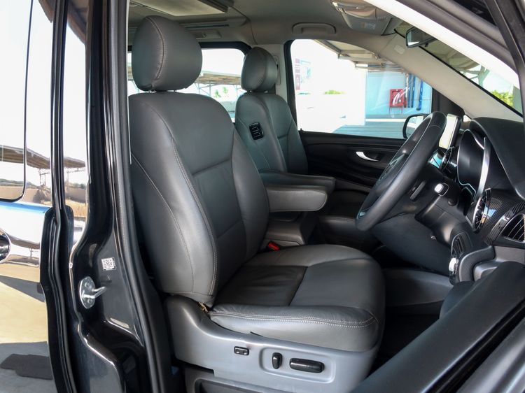 Mercedes-Benz V-Class 2020 V220d Van ดีเซล ไม่ติดแก๊ส เกียร์อัตโนมัติ ดำ รูปที่ 3