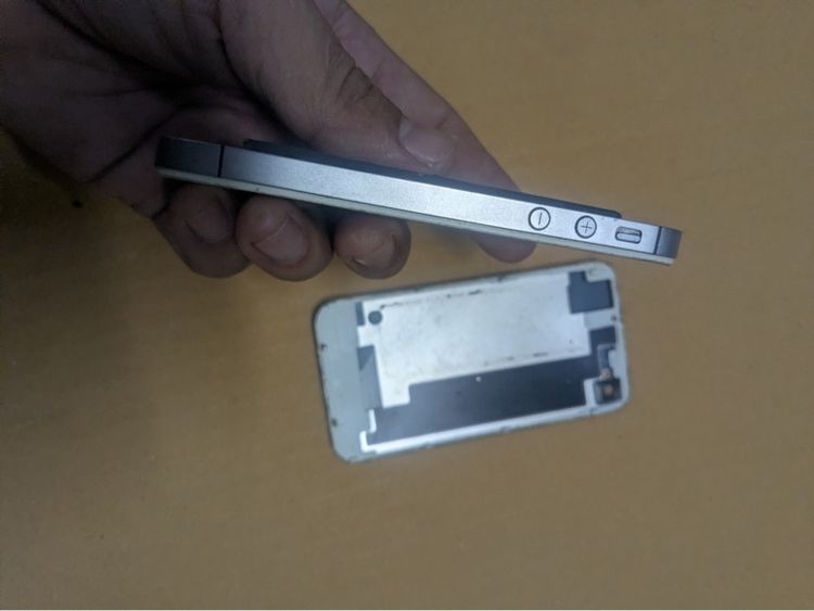 ซาก iphone 4 รูปที่ 2