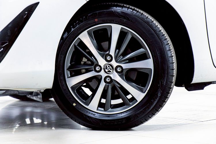 Toyota Yaris ATIV 2019 1.2 S Sedan เบนซิน ไม่ติดแก๊ส เกียร์อัตโนมัติ ขาว รูปที่ 4