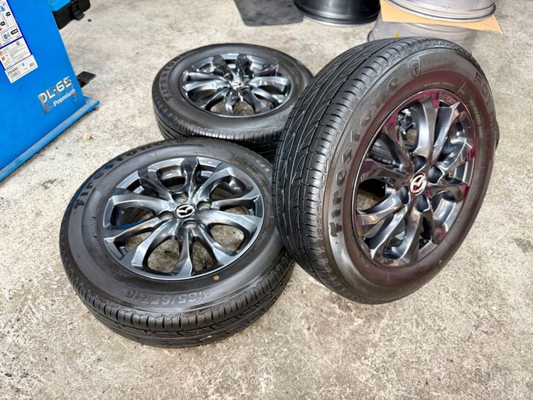 ล้อแม็ก MAZDA 2 ขอบ 15” สภาพสวยสีเดิม ยาง  FIRESTONE 185-65R15 ปี 23 ดอกยางสวยพร้อมใช้งาน รูปที่ 2