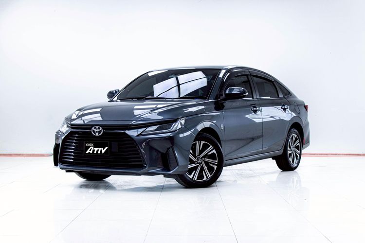 รถ Toyota Yaris ATIV 1.2 Smart สี เทา