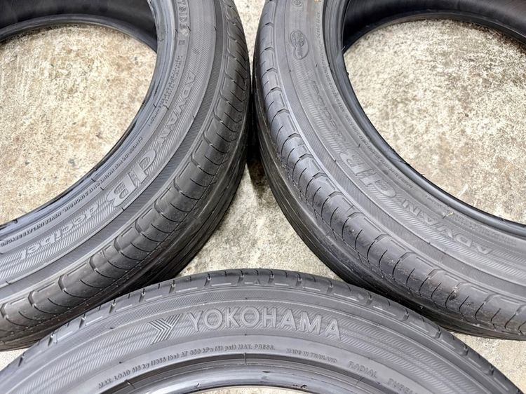 ยางถอดป้ายแดงขอบ 17” ยี่ห้อ YOKOHAMA รุ่น ADVAN DB DECIBEL ขนาด 215-50R17 ปี 25 สีเส้นตุ่มหน้ายางยังอยู่