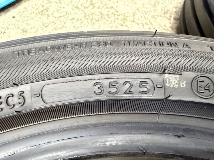 ยางถอดป้ายแดงขอบ 17” ยี่ห้อ YOKOHAMA รุ่น ADVAN DB DECIBEL ขนาด 215-50R17 ปี 25 สีเส้นตุ่มหน้ายางยังอยู่ รูปที่ 3