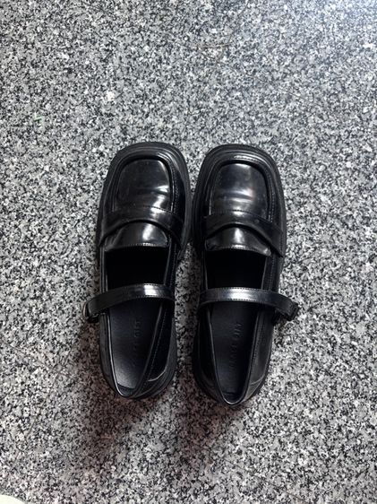 รองเท้ามือสอง รูปที่ 4