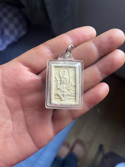 พรหมกลางหลวงปู่ดู่เนื้อผง