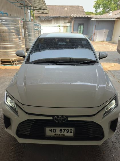 รถ Toyota Yaris ATIV 1.2 Smart สี ขาว