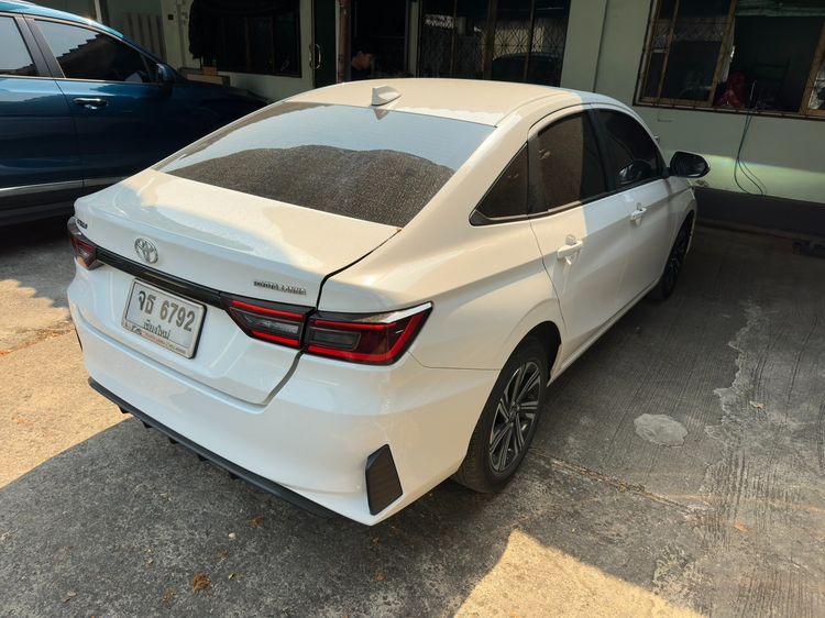 Toyota Yaris ATIV 2024 1.2 Smart Sedan เบนซิน ไม่ติดแก๊ส เกียร์อัตโนมัติ ขาว รูปที่ 4
