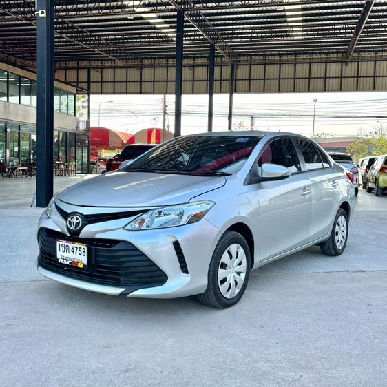 Toyota Vios 2020 1.5 Entry Sedan เบนซิน ไม่ติดแก๊ส เกียร์อัตโนมัติ เทา