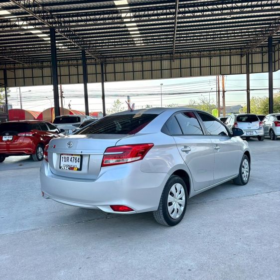 Toyota Vios 2020 1.5 Entry Sedan เบนซิน ไม่ติดแก๊ส เกียร์อัตโนมัติ เทา รูปที่ 3