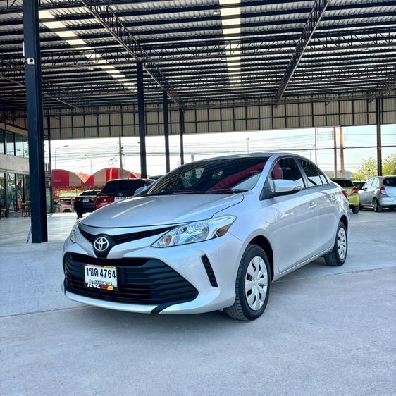 Toyota Vios 2020 1.5 Entry Sedan เบนซิน ไม่ติดแก๊ส เกียร์อัตโนมัติ เทา