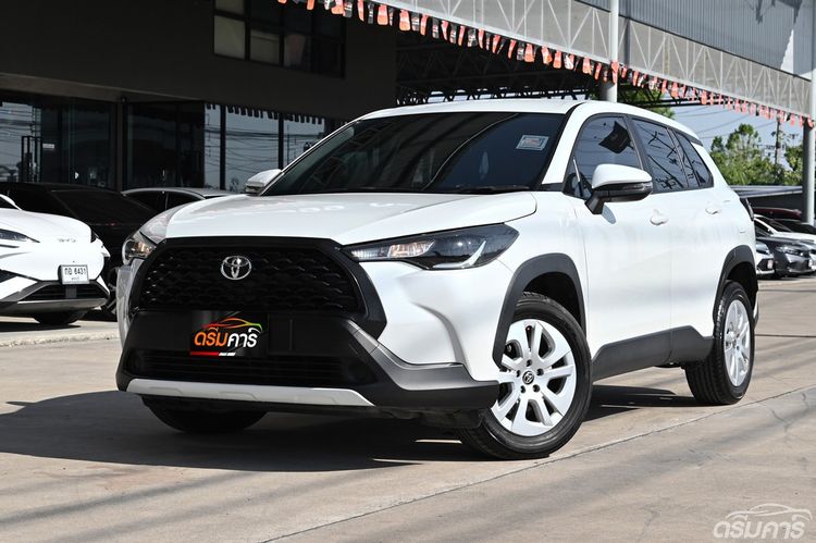 รถ Toyota Corolla Cross 1.8 Sport สี ขาว