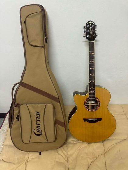 กีต้าโปร่งซ้าย