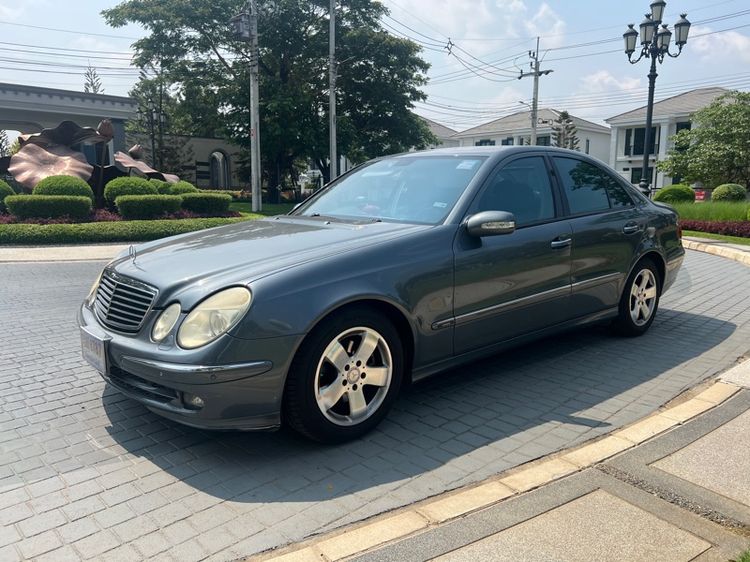 Mercedes-Benz E-Class 2005 E240 Sedan เบนซิน ไม่ติดแก๊ส เกียร์อัตโนมัติ เทา รูปที่ 2