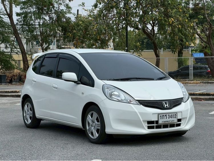 Honda Jazz 2012 1.5 V Sedan เบนซิน ไม่ติดแก๊ส เกียร์อัตโนมัติ ขาว รูปที่ 3