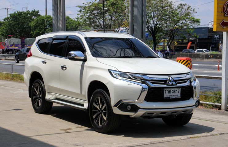 Mitsubishi Pajero Sport 2018 2.4 GT Utility-car ดีเซล เกียร์อัตโนมัติ ขาว รูปที่ 2