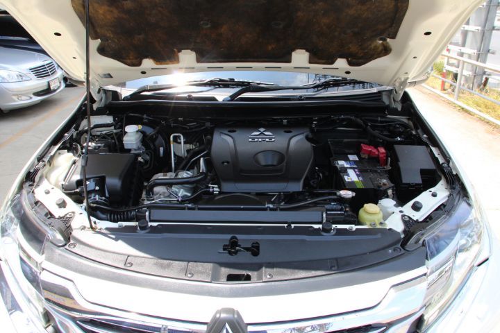 Mitsubishi Pajero Sport 2018 2.4 GT Utility-car ดีเซล เกียร์อัตโนมัติ ขาว รูปที่ 4