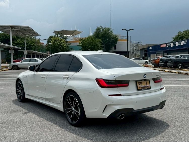 BMW Series 3 2020 330e Sedan ปลั๊กอินไฮบริด (PHEV) ไม่ติดแก๊ส เกียร์อัตโนมัติ ขาว รูปที่ 4
