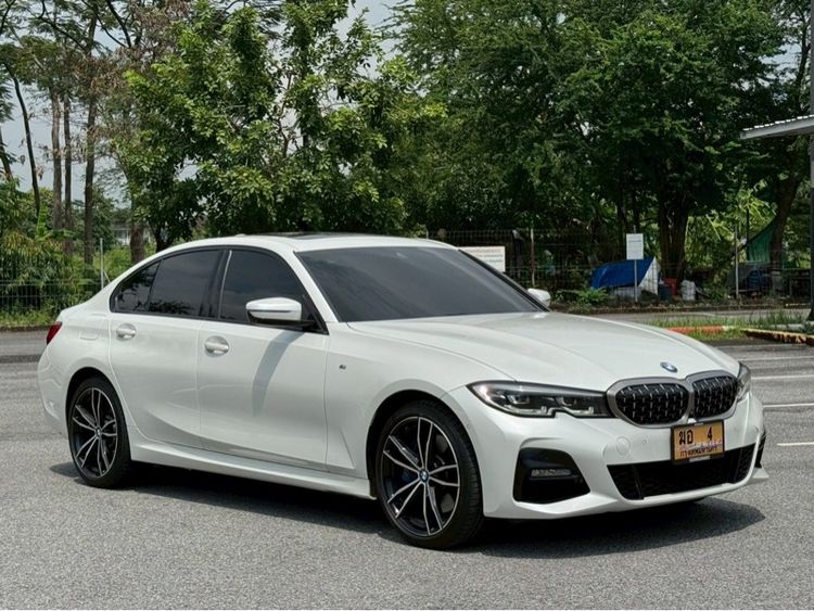 BMW Series 3 2020 330e Sedan ปลั๊กอินไฮบริด (PHEV) ไม่ติดแก๊ส เกียร์อัตโนมัติ ขาว รูปที่ 2