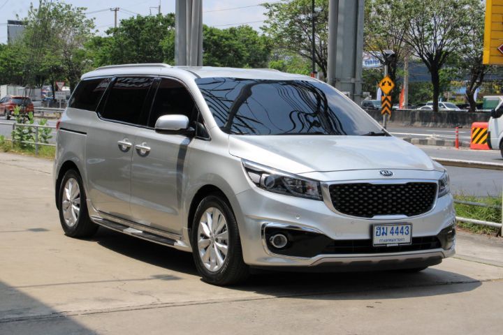 Kia Carnival 2018 2.2 EX Utility-car ดีเซล เกียร์อัตโนมัติ บรอนซ์เงิน รูปที่ 3