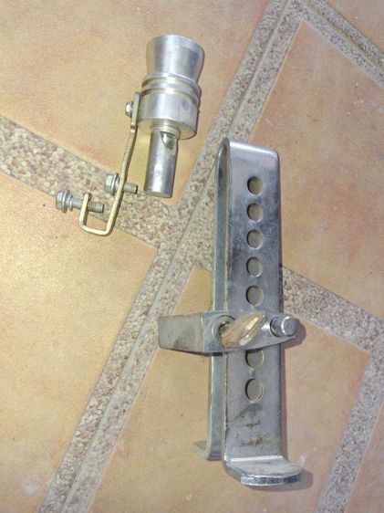 ขายที่ล็อคเบรคกับตัวใส่ท่อ เทอร์โบ หรอ