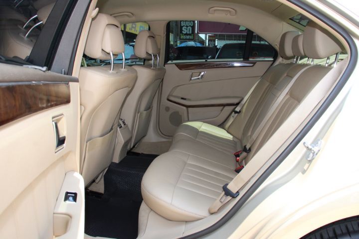 Mercedes-Benz E-Class 2011 E250 CDI Sedan ดีเซล เกียร์อัตโนมัติ น้ำตาล รูปที่ 3