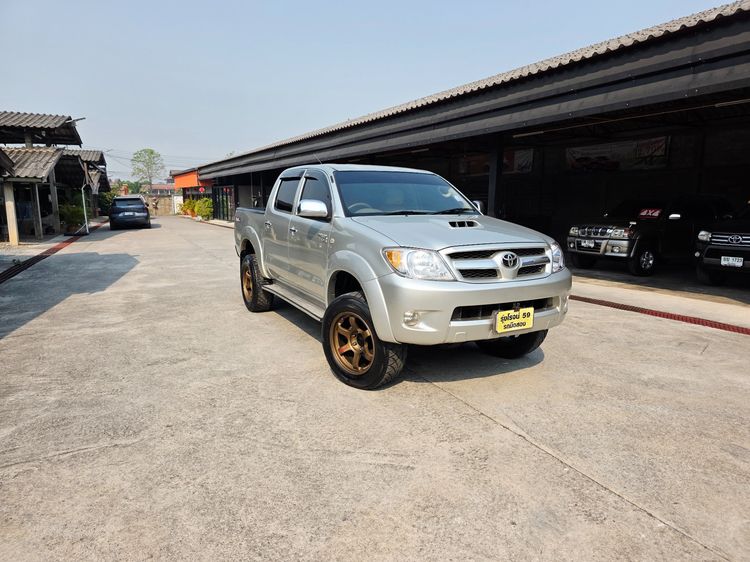 รถ Toyota Hilux Vigo 3.0 G 4WD สี บรอนซ์เงิน